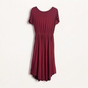 Short Sleeve Jersey Knit Midi Dress with Pockets Burgundy Size Small